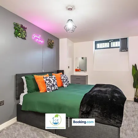 Spacious 1 Bedroom Apartment With 4K Cinema Experience By Green Haven Escapes In Bradford Bradford  Buitenkant foto