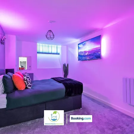 Spacious 1 Bedroom Apartment With 4K Cinema Experience By Green Haven Escapes In Bradford Bradford  Buitenkant foto