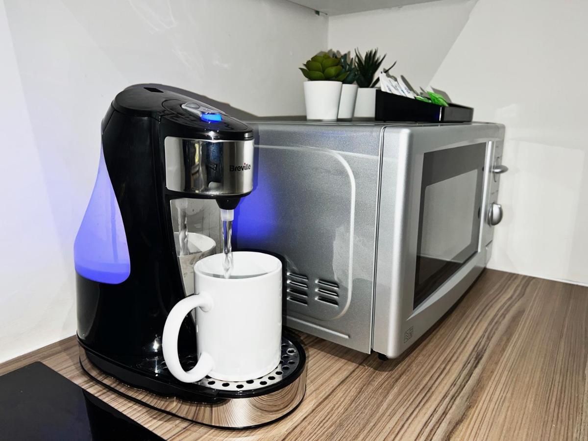 Apartment Spacious 1 Bedroom With 4k Cinema Experience By Haven Escapes In Bradford *