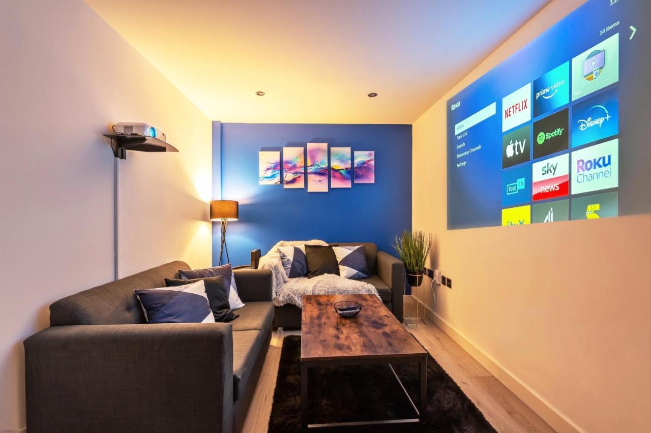 Spacious 1 Bedroom With 4k Cinema Experience By Haven Escapes In Bradford *